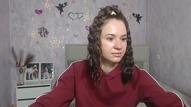 KaraCriegs online show from 03/12/25, 06:33