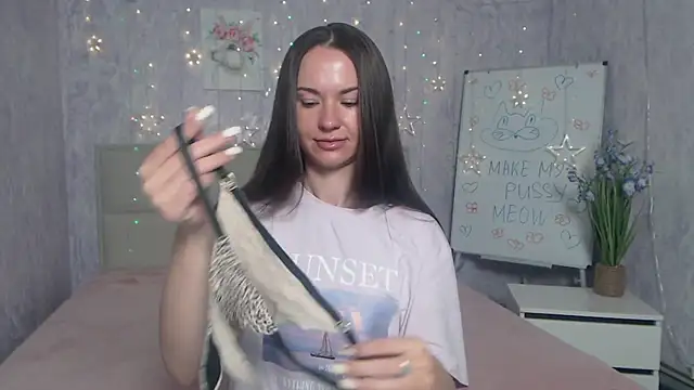 KaraCriegs online show from 09/25/25, 05:27