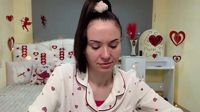 Snapshot of KaraCriegs chatting on 01/31/26, 08:40 KaraCriegs online show from 01/31/26, 08:40