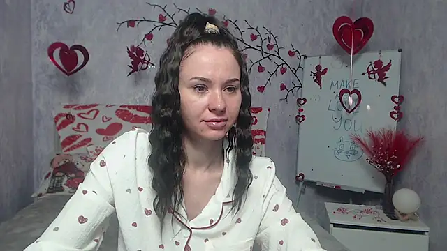 Snapshot of KaraCriegs chatting on 02/14/26, 06:15 KaraCriegs online show from 02/14/26, 06:15