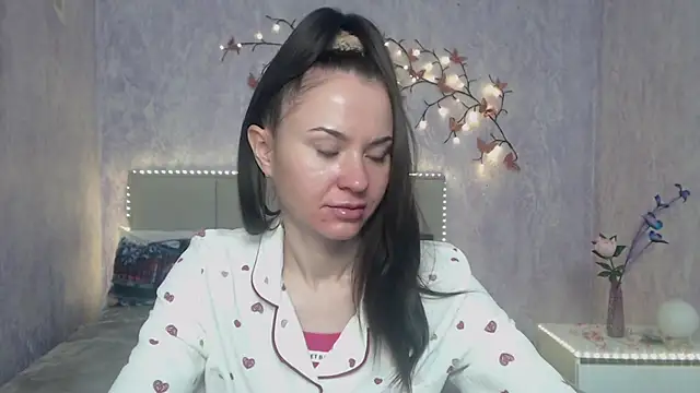 Snapshot of KaraCriegs chatting on 03/03/26, 06:36 KaraCriegs online show from 03/03/26, 06:36