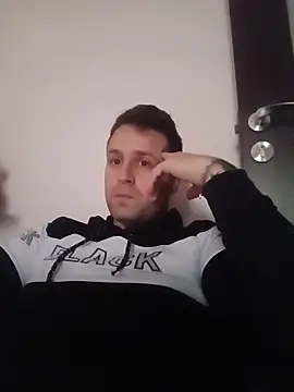 LucianM6 online show from 11/28/25, 09:12