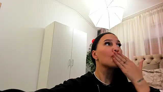 OliviaRimes online show from 02/20/25, 06:50