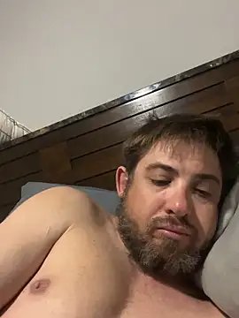 Snapshot of caliguy37 chatting on 02/10/26, 06:28 caliguy37 online show from 02/10/26, 06:28