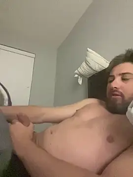 Snapshot of caliguy37 chatting on 02/11/26, 06:18 caliguy37 online show from 02/11/26, 06:18