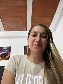 Iris love18 online show from 01/28/25, 01:49