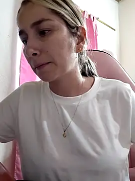 Iris love18 online show from 03/05/26, 11:01