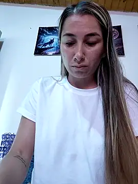 Snapshot of Iris_love18 chatting on 06/02/26, 12:51 Iris love18 online show from 06/02/26, 12:51