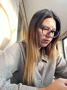 NadiraNoor online show from 10/21/25, 02:18