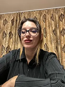 NadiraNoor online show from 11/05/25, 05:57