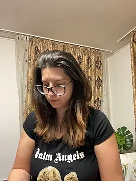 NadiraNoor online show from 03/18/26, 11:30