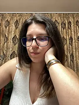 NadiraNoor online show from 04/10/26, 11:20