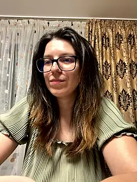 NadiraNoor online show from 04/19/26, 10:01