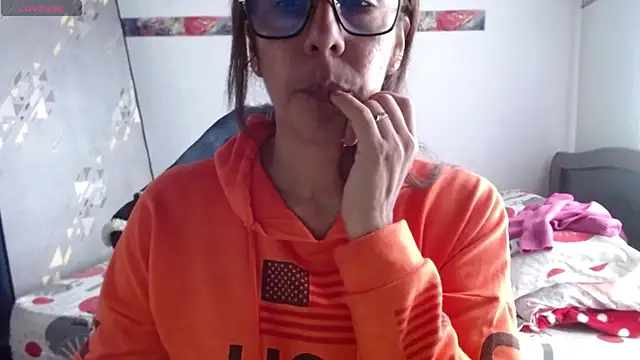 Snapshot of horny_paty chatting on 07/10/26, 06:43 horny paty online show from 07/10/26, 06:43