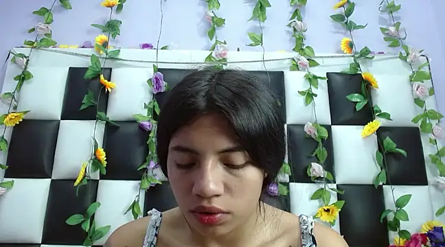 arianaa tompsoon online show from 01/29/25, 02:30