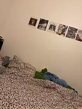 milkyhonybaby online show from 10/25/25, 10:48