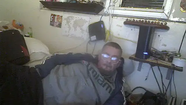 Snapshot of samnmike chatting on 02/17/25, 03:20 samnmike online show from 02/17/25, 03:20