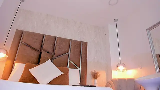 Martinaa Jones  online show from 02/02/26, 12:26