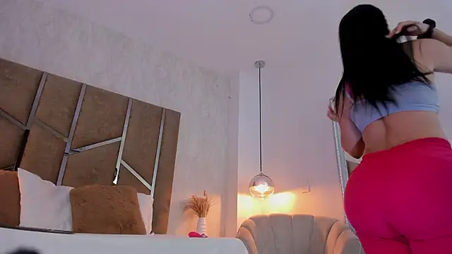 Martinaa Jones  online show from 02/11/26, 12:10