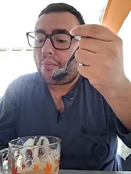 Javier bear online show from 11/15/25, 09:06