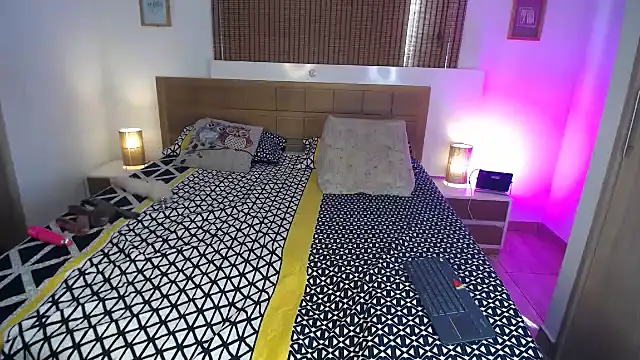 ShanonLe online show from 02/19/25, 02:55