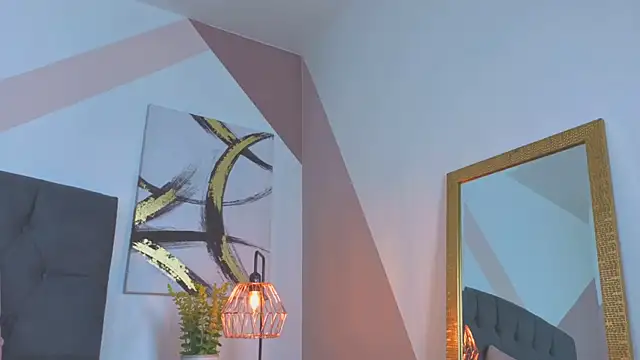 Snapshot of mailin18 chatting on 11/28/25, 10:23 mailin18 online show from 11/28/25, 10:23