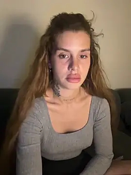 EmiliaCatalina online show from 04/01/26, 11:35