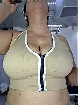 laura bassi online show from 11/21/25, 03:27