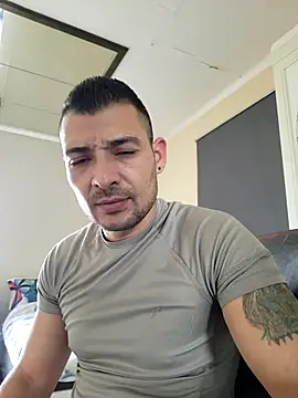 Snapshot of Zoltanioan26 chatting on 02/13/26, 02:13 Zoltanioan26 online show from 02/13/26, 02:13