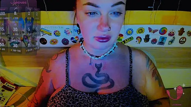 Snapshot of EllieOz chatting on 11/05/25, 07:03 EllieOz online show from 11/05/25, 07:03