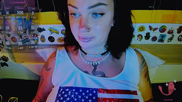 Snapshot of EllieOz chatting on 11/28/25, 04:20 EllieOz online show from 11/28/25, 04:20