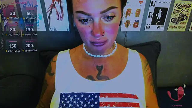 Snapshot of EllieOz chatting on 04/15/26, 04:58 EllieOz online show from 04/15/26, 04:58