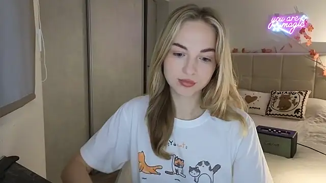 Miss Aliannaa online show from 04/22/26, 09:33