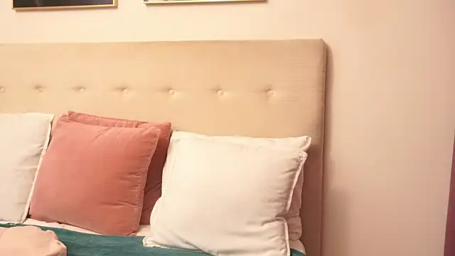 CassieHilton online show from 05/08/26, 07:08
