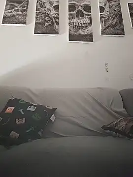 LauraBaby online show from 06/04/26, 08:42