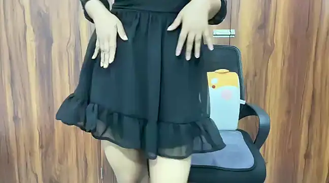 Snapshot of julie_08 chatting on 03/21/25, 08:39 julie 08 online show from 03/21/25, 08:39