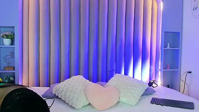 nahomi campbell online show from 02/13/25, 07:31