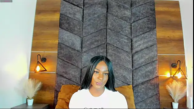 nahomi campbell online show from 02/26/25, 07:27