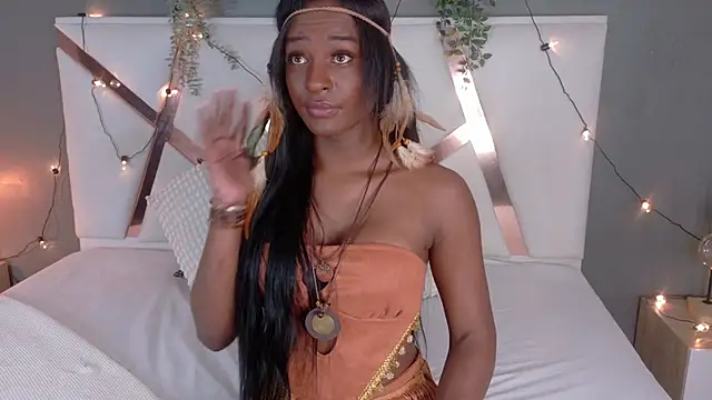 nahomi campbell online show from 10/31/25, 05:25