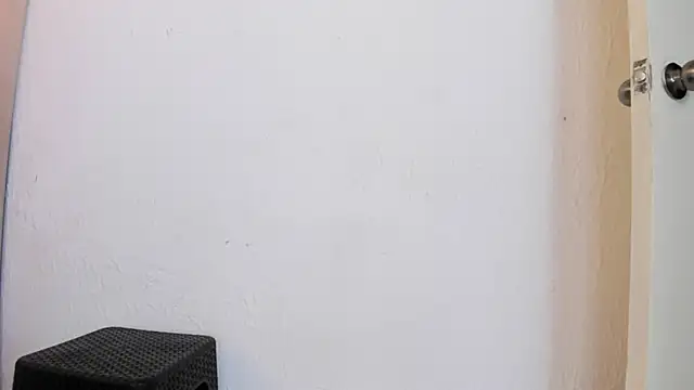 yuliana millerr online show from 01/12/25, 11:26