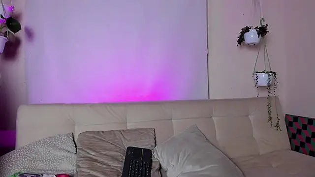 Snapshot of roselinedior chatting on 01/31/25, 01:45 roselinedior online show from 01/31/25, 01:45