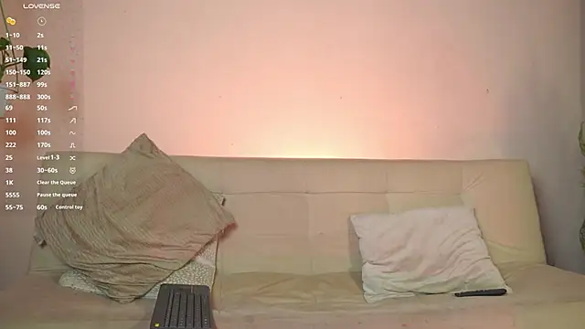 Snapshot of roselinedior chatting on 03/10/25, 06:34 roselinedior online show from 03/10/25, 06:34