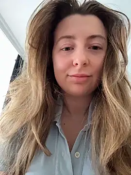 curvyflawless online show from 04/24/26, 08:50