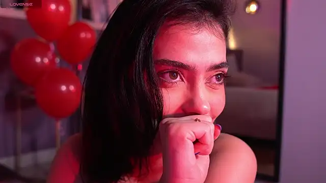 Snapshot of ElleDiane chatting on 02/14/25, 04:15 ElleDiane online show from 02/14/25, 04:15