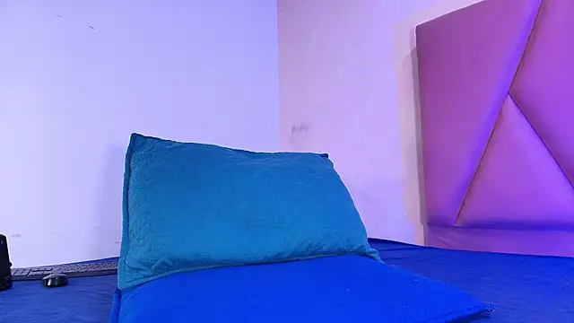 arl chloee online show from 09/26/25, 03:10