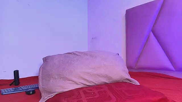 arl chloee online show from 10/22/25, 03:18