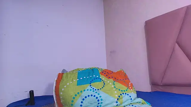 arl chloee online show from 10/31/25, 03:07