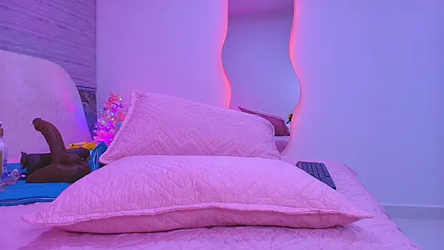 arl chloee online show from 11/25/25, 03:06