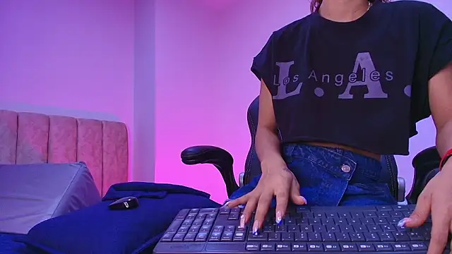 arl chloee online show from 02/09/26, 03:10