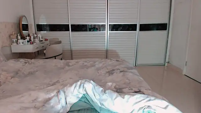 -Lucky Girl online show from 11/08/25, 02:01